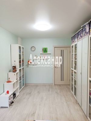 Продам трехкомнатную (3-комн.) квартиру, Ленина пр-кт, 9, Выборг г