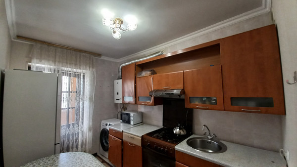Продам трехкомнатную (3-комн.) квартиру, Кулиева пр-кт, 12, Нальчик г