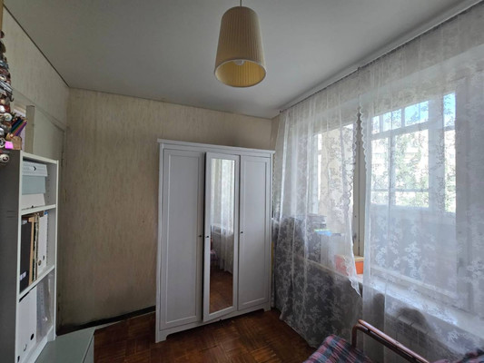 Продам многокомнатную квартиру, Братьев Касимовых ул, 40, Казань г