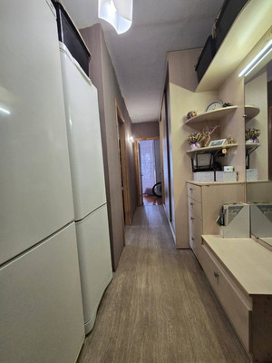 Продам многокомнатную квартиру, Братьев Касимовых ул, 40, Казань г
