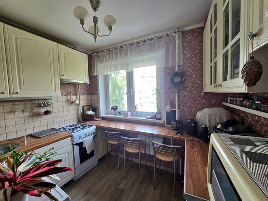 Продам многокомнатную квартиру, Братьев Касимовых ул, 40, Казань г