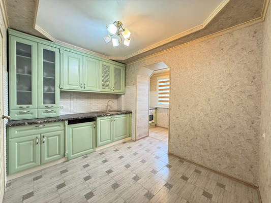 Продам трехкомнатную (3-комн.) квартиру, Лазо ул, 61, Нальчик г