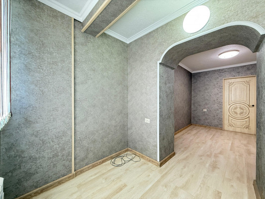 Продам трехкомнатную (3-комн.) квартиру, Лазо ул, 61, Нальчик г