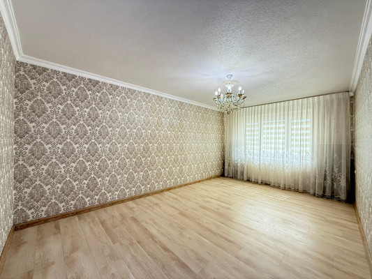 Продам трехкомнатную (3-комн.) квартиру, Лазо ул, 61, Нальчик г
