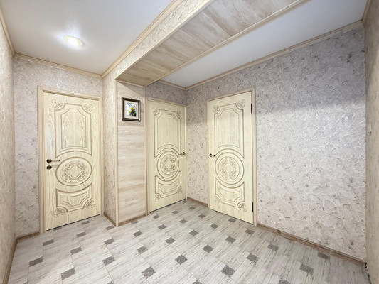 Продам трехкомнатную (3-комн.) квартиру, Лазо ул, 61, Нальчик г