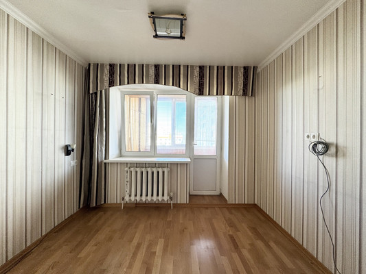 Продам двухкомнатную (2-комн.) квартиру, Красный Маяк ул, 104, Брянск г