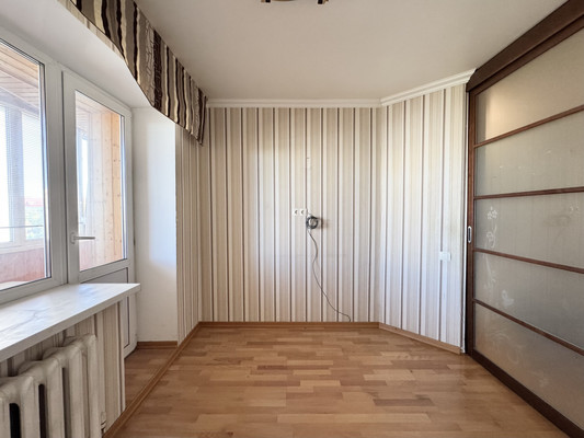 Продам двухкомнатную (2-комн.) квартиру, Красный Маяк ул, 104, Брянск г