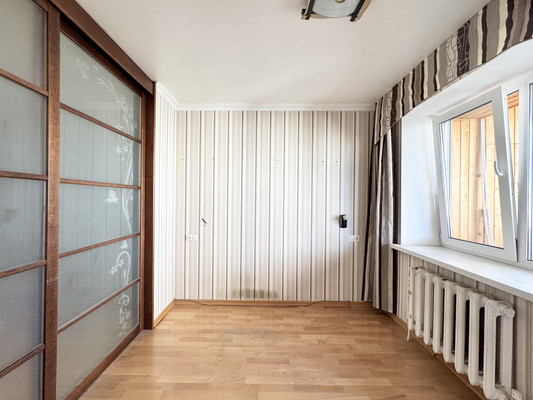 Продам двухкомнатную (2-комн.) квартиру, Красный Маяк ул, 104, Брянск г