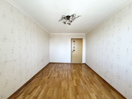 Продам двухкомнатную (2-комн.) квартиру, Красный Маяк ул, 104, Брянск г