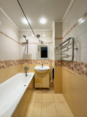 Продам двухкомнатную (2-комн.) квартиру, Красный Маяк ул, 104, Брянск г