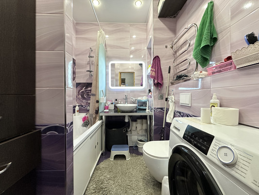 Продам трехкомнатную (3-комн.) квартиру, Юнтоловский пр-кт, 49к5, Санкт-Петербург г