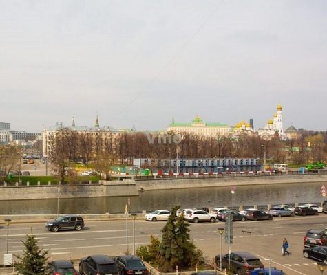 Продам трехкомнатную (3-комн.) квартиру, Большая Полянка ул, 1/3, Москва г