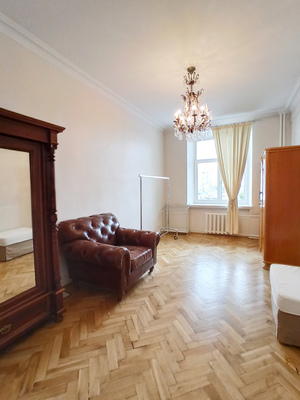 Продам трехкомнатную (3-комн.) квартиру, Большая Полянка ул, 1/3, Москва г
