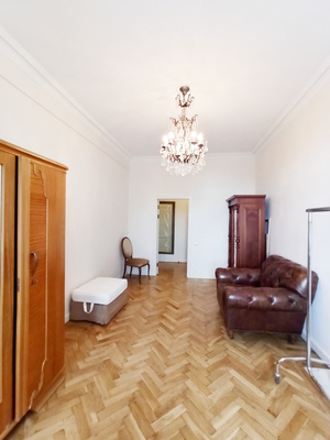 Продам трехкомнатную (3-комн.) квартиру, Большая Полянка ул, 1/3, Москва г