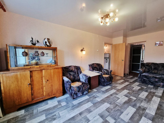 Продам двухкомнатную (2-комн.) квартиру, М.Горького ул, 4, Медвежьегорск г