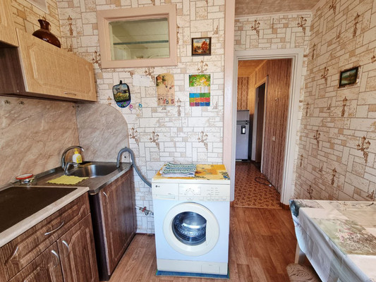 Продам двухкомнатную (2-комн.) квартиру, М.Горького ул, 4, Медвежьегорск г