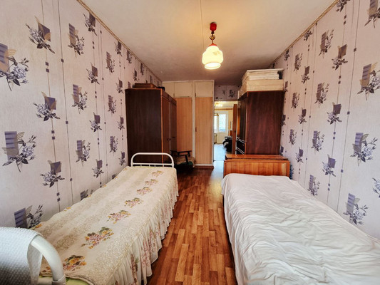 Продам двухкомнатную (2-комн.) квартиру, М.Горького ул, 4, Медвежьегорск г