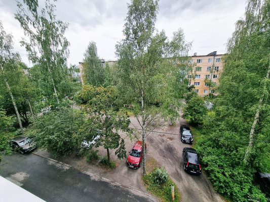 Продам двухкомнатную (2-комн.) квартиру, М.Горького ул, 4, Медвежьегорск г