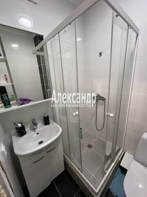 Продам однокомнатную (1-комн.) квартиру, Воронцовский б-р, 19к1, Мурино п