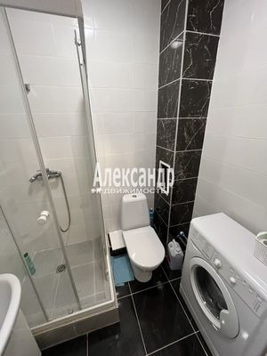 Продам однокомнатную (1-комн.) квартиру, Воронцовский б-р, 19к1, Мурино п