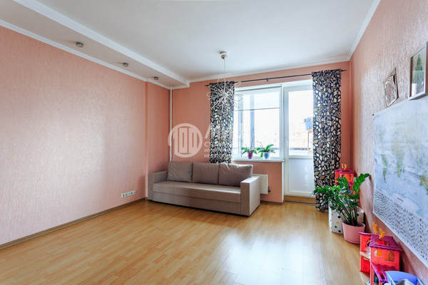 Продам трехкомнатную (3-комн.) квартиру, Никулинская ул, 5к2, Москва г