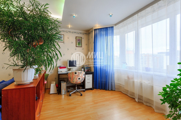 Продам трехкомнатную (3-комн.) квартиру, Никулинская ул, 5к2, Москва г