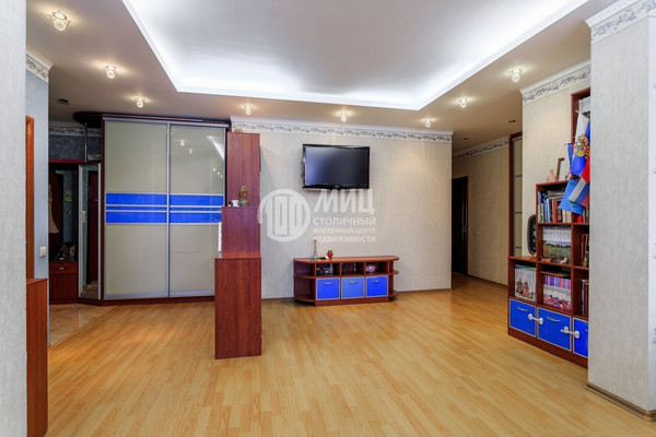 Продам трехкомнатную (3-комн.) квартиру, Никулинская ул, 5к2, Москва г