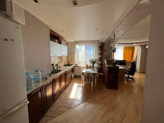 Продам трехкомнатную (3-комн.) квартиру, Ленина ул, 107, Белореченск г