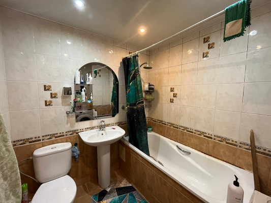 Продам трехкомнатную (3-комн.) квартиру, Ленина ул, 107, Белореченск г