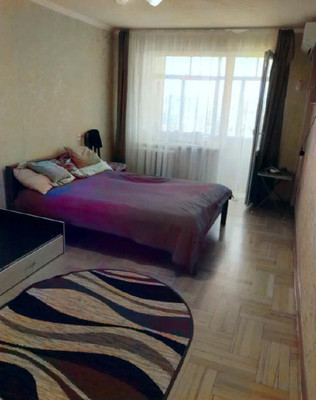 Продам трехкомнатную (3-комн.) квартиру, Новороссийская ул, 72, Армавир г