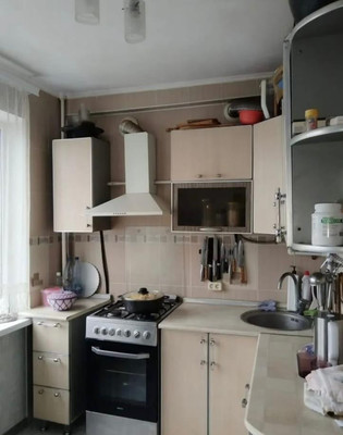 Продам трехкомнатную (3-комн.) квартиру, Новороссийская ул, 72, Армавир г