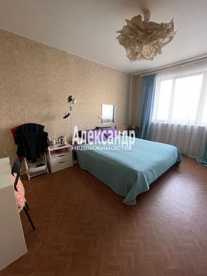 Продам трехкомнатную (3-комн.) квартиру, Планерная ул, 71к3, Санкт-Петербург г
