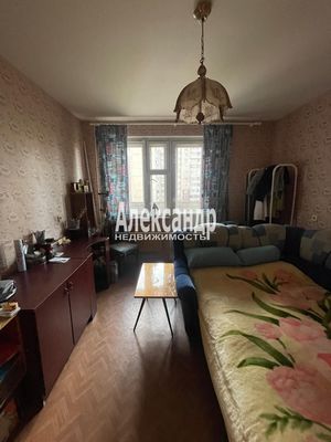 Продам трехкомнатную (3-комн.) квартиру, Планерная ул, 71к3, Санкт-Петербург г