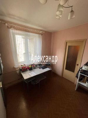 Продам трехкомнатную (3-комн.) квартиру, Планерная ул, 71к3, Санкт-Петербург г