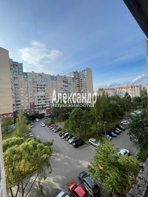 Продам трехкомнатную (3-комн.) квартиру, Планерная ул, 71к3, Санкт-Петербург г