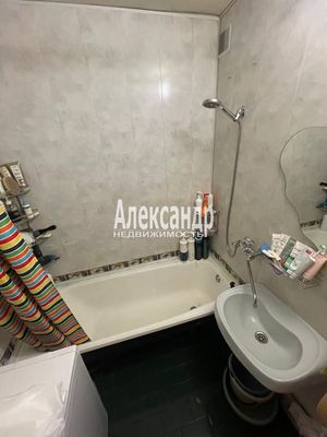 Продам трехкомнатную (3-комн.) квартиру, Планерная ул, 71к3, Санкт-Петербург г