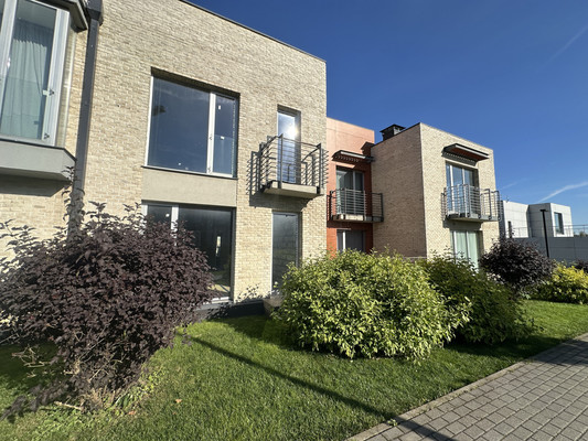 Продам таунхаус, Черничная ул, 62к1, Большое Свинорье д, 0 км от города