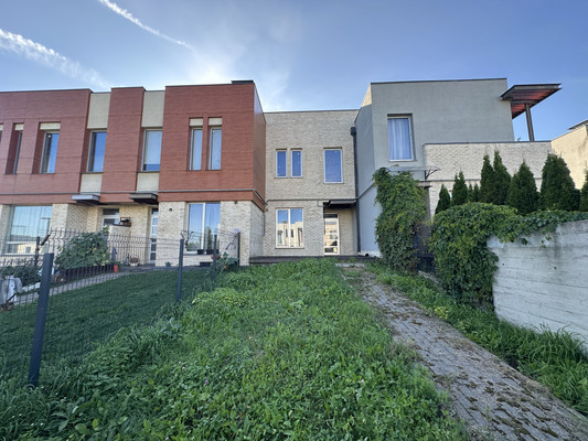 Продам таунхаус, Черничная ул, 62к1, Большое Свинорье д, 0 км от города