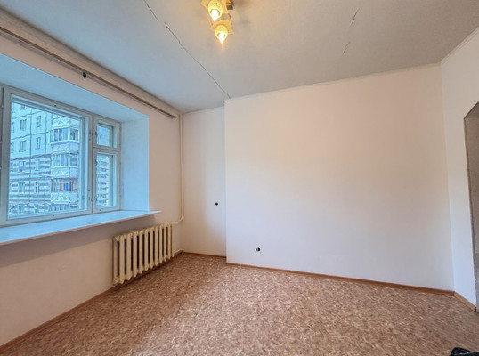 Продам однокомнатную (1-комн.) квартиру, Ленина ул, 24, Сыктывкар г