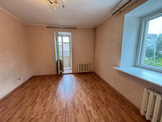 Продам однокомнатную (1-комн.) квартиру, Ленина ул, 24, Сыктывкар г