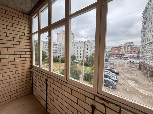 Продам однокомнатную (1-комн.) квартиру, Ленина ул, 24, Сыктывкар г
