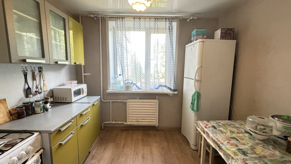 Продам трехкомнатную (3-комн.) квартиру, Орджоникидзе ул, 49, Сыктывкар г