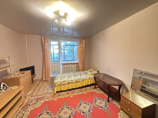 Продам трехкомнатную (3-комн.) квартиру, Орджоникидзе ул, 49, Сыктывкар г