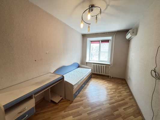 Продам двухкомнатную (2-комн.) квартиру, Коммунистическая ул, 88, Сыктывкар г