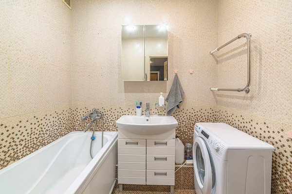 Продам двухкомнатную (2-комн.) квартиру, Мира ул, 36, Пенза г