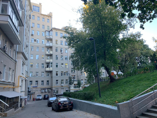 Продам трехкомнатную (3-комн.) квартиру, Преображенская ул, 5/7, Москва г