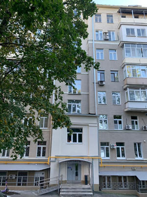 Продам трехкомнатную (3-комн.) квартиру, Преображенская ул, 5/7, Москва г