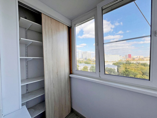 Продам трехкомнатную (3-комн.) квартиру, Шереметьевская ул, 35, Москва г