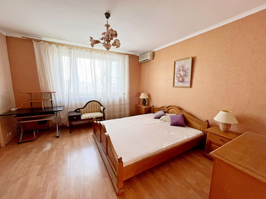 Продам трехкомнатную (3-комн.) квартиру, Шереметьевская ул, 35, Москва г