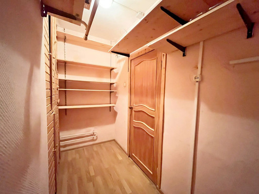 Продам трехкомнатную (3-комн.) квартиру, Шереметьевская ул, 35, Москва г